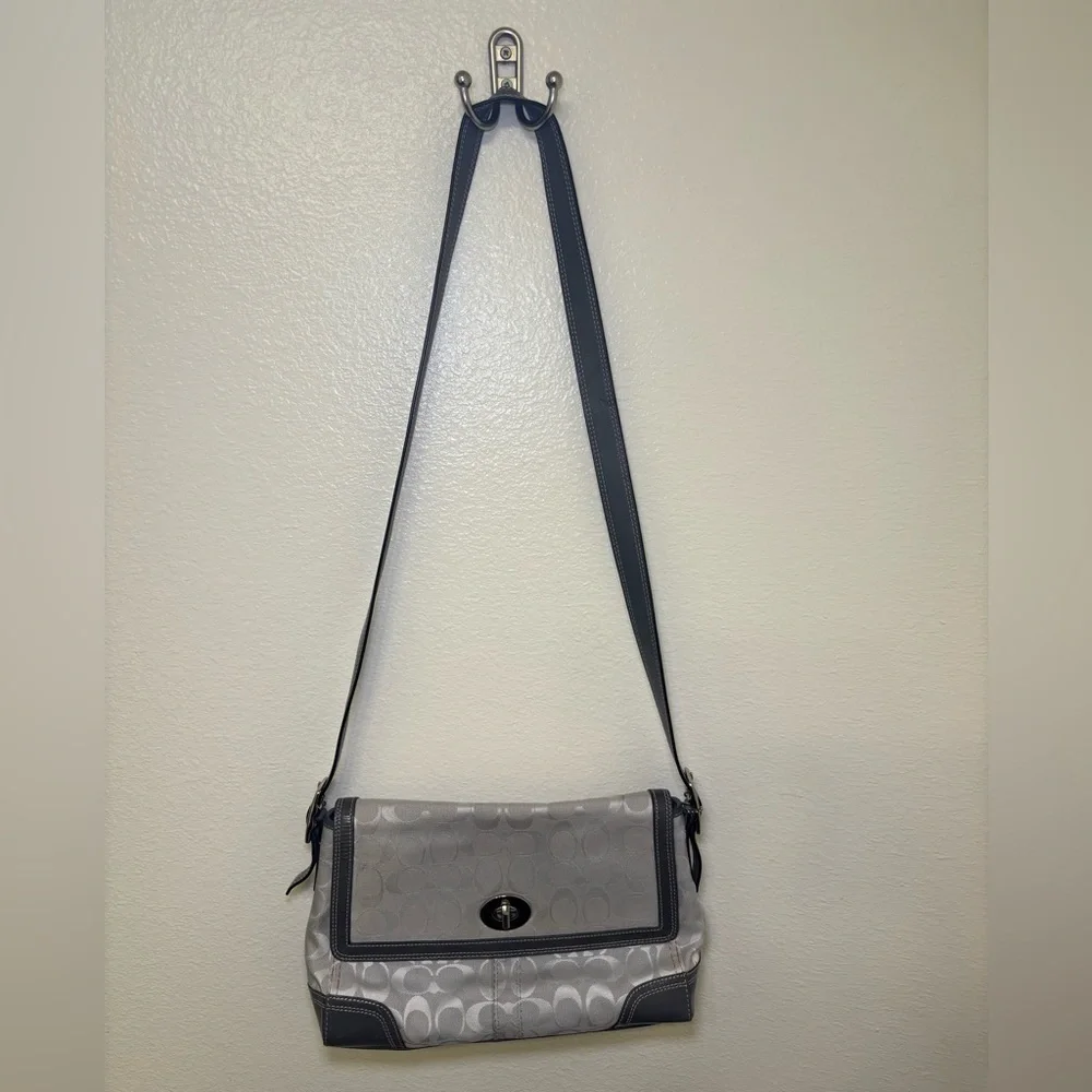 Elegant coach Gray Shoulder crossbody  Bag - Picture 2 of 10
